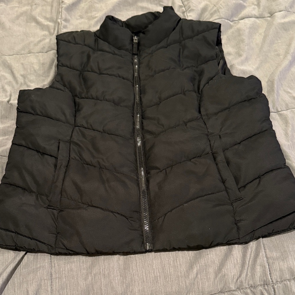 Ladies Aeropostale Black Quilted Vest
